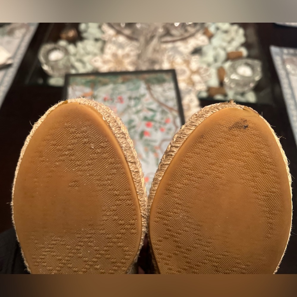 Gucci Wmns GG Supreme Espadrilles - Picture 10 of 12